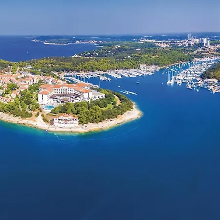 Ferienhaus Awesome In With Outdoor Swimming Pool Pula
