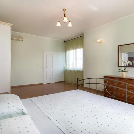 Holiday home Awesome In With Outdoor Swimming Pool Pula